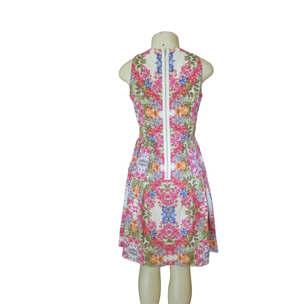 New w Tags, Maggy London Fit Flare Pink Floral Dress in Size 2 - Picture 5 of 8